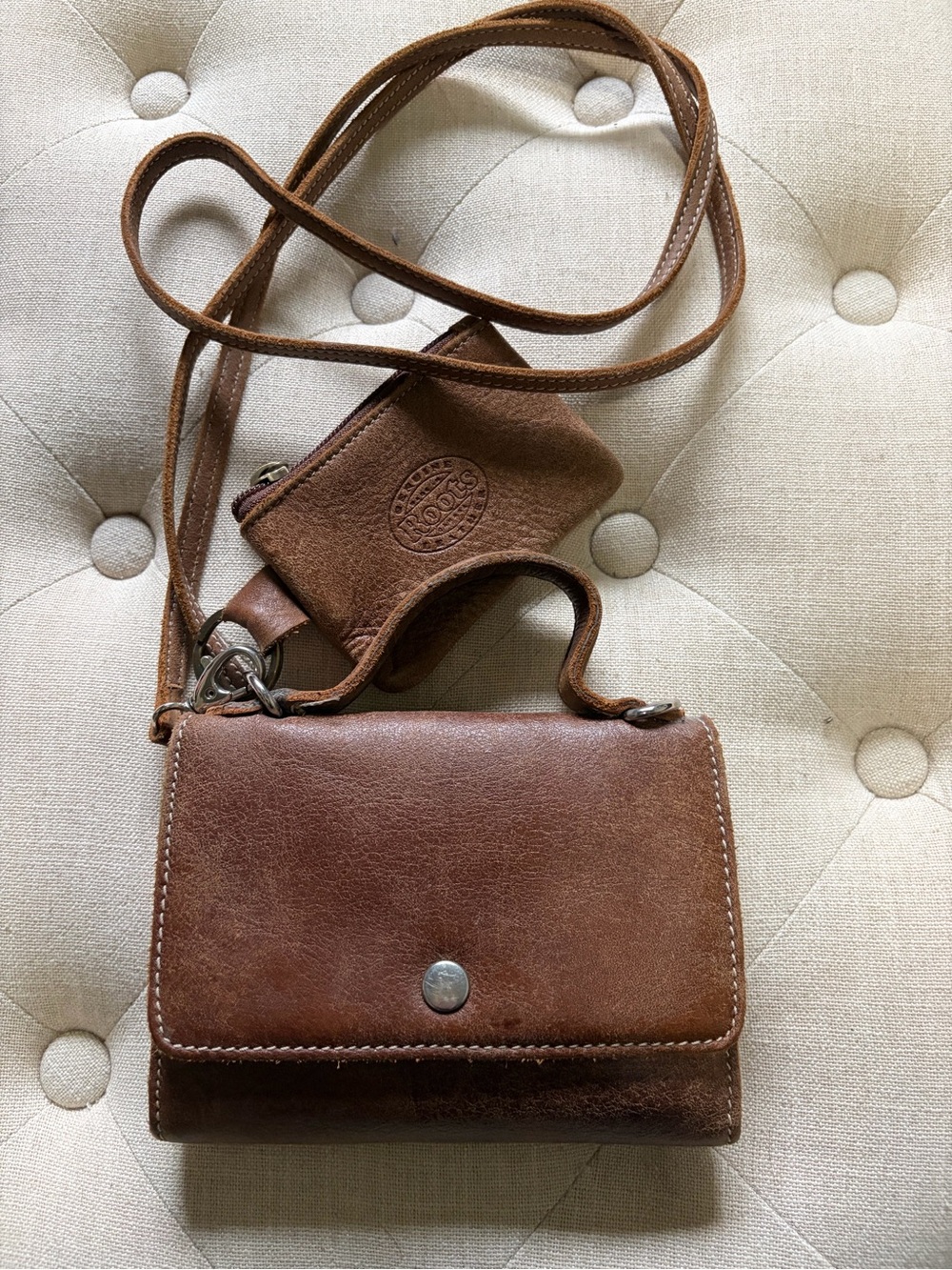 Roots Tan/Brown Leather Crossbody Wallet with  Pouch